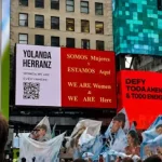 Times-Square-yolanda-herranz-somos-mujeres-y-estamos-aqui-julio-2026
